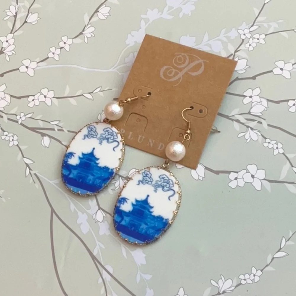 ❄️ Plunder | Blue and White Oval Earrings with Gold Trim